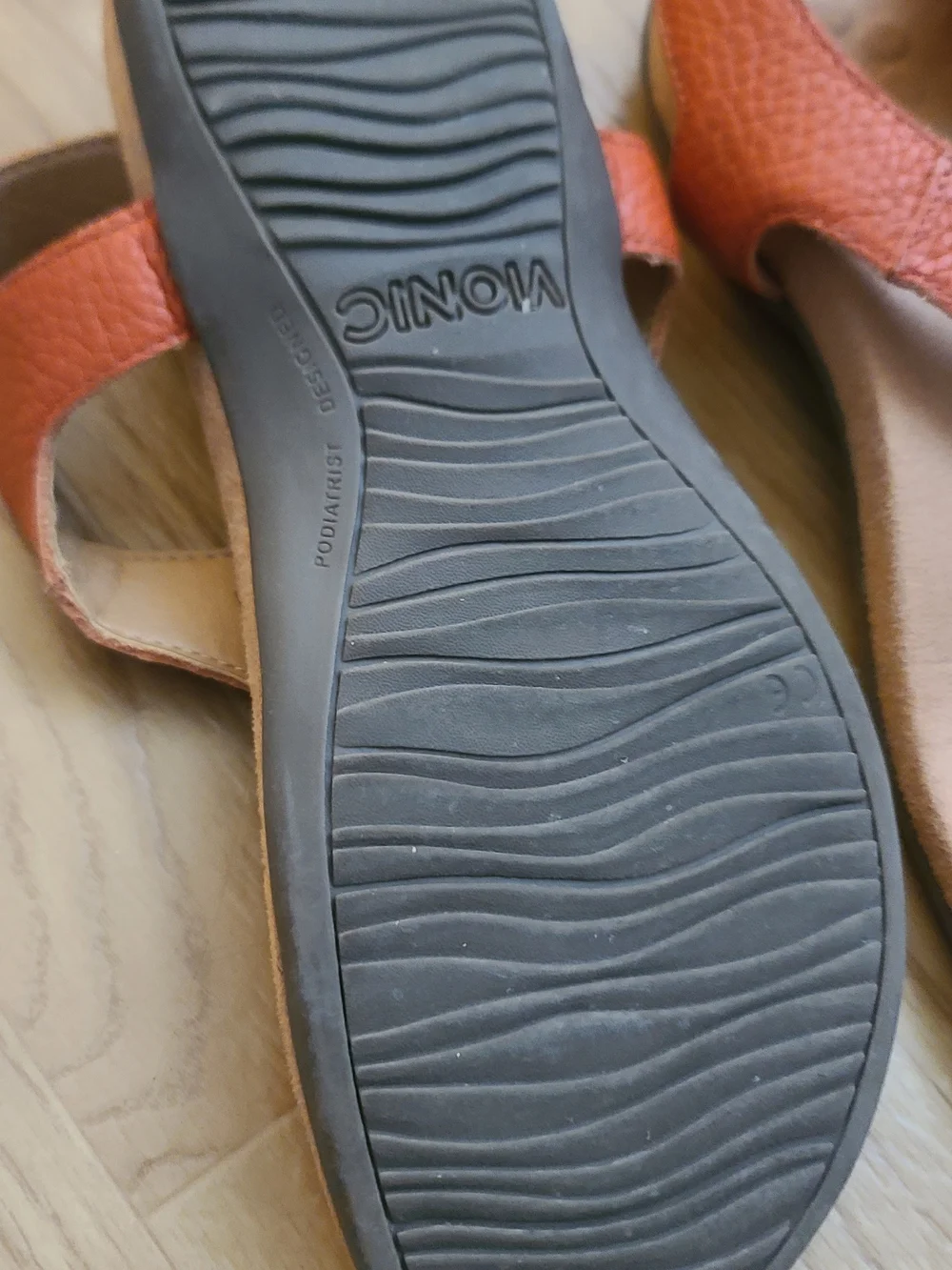Vionic Women's Leather T-Strap Sandal in Terracotta
